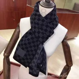 Lenços designer novo vintage xadrez xadrez cashmere lã outono e inverno cachecol para homens e mulheres, xale elegante e versátil 49kn