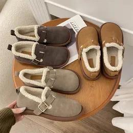 Slippare kvinnors casual skor runda huvudet platt kort plysch inuti 2023 vinter nya varma koreanska zapatos para mujeres 35-40 231017