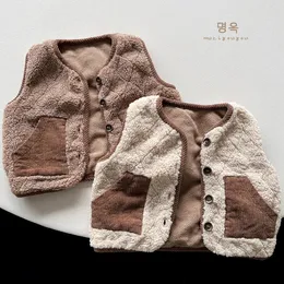 Waistcoat Baby Winter Vest Kids Super Cute 80% Lamb Wool Toddler Lovely Children Pojkar Girls Håll WARM VOLE MELEVELESS CARDIGAN MED BUTTE 231016