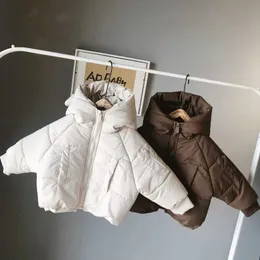 Płaszcz w dół kurtka zimowa dla dzieci ubrania dziecięce dół kurtka dla chłopca mody Koreańska zagęszczona ciepła z kapturem płaszcz o wartości 1-5 lat 231017