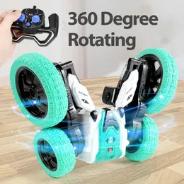 Diecast Model 4WD RC Car Drift Stunt 360 -graders roterande fjärrkontroll dubbelsidiga flips Fordon Racing Children Toy Kids Toys 231017