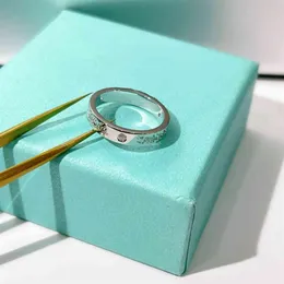 Anello per coppia di design di lusso 2021 con scritte chiare, pregevole fattura, portagioie di fidanzamento con piena personalità in oro e argento263H