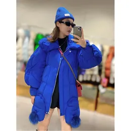 Womens Fur Faux Women Down Jackets With Fox Decoration Winter Warm Fashion Short Style Jacket selling Coats 231018