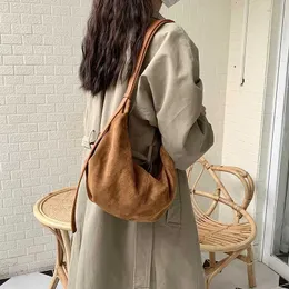 Vintage ovma kadın hobos omuz çantası marka tasarım bayanlar çanta kadın crossbody yeni kış sahte süet tote bolsa 220923