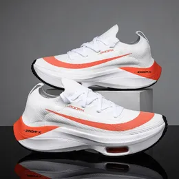 SURET Buty unisex trampki moda mężczyźni koronki do okrągłego palca amortyzująca biegacza trener wyścig oddychający para tenis Shose 231017