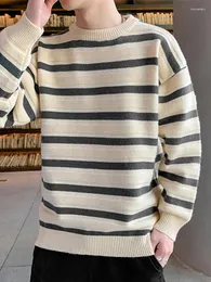 Maglioni da uomo Autunno Inverno Maglione da uomo Pullover Stile coreano Maschile a righe allentato lavorato a maglia Tendenza Maglieria Top Abbigliamento uomo A15