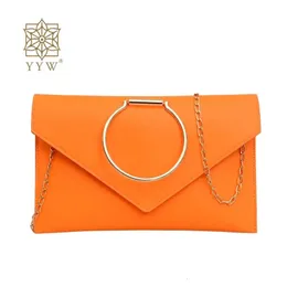 Kvällspåsar Orange kuvert Handväska Designer Metal Ring Pures Clutch med Chain Fashion Party Purse Shoulder Bag Drop 231017