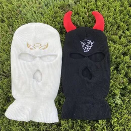 Beanie/Totenkopfkappen Halloween-Stickerei Dämon Ochsenhorn Sturmhaube Vollgesichtsbedeckung Skimaske 3 Löcher Warm halten Party-Strickmützen Party-Radmützen 231017