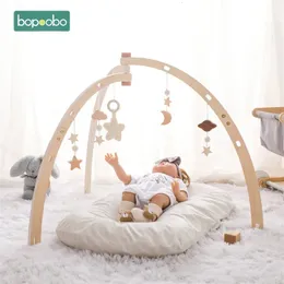 Mobiles 1set Cute Clouds Stars Pendant Wood Baby Play Gym Mobile Rattle Born Sensory Gifts Handgjorda barnvagn Accessorie 231017