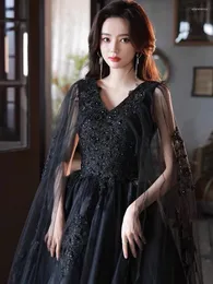 Party Dresses Black Evening A Line Long Sleeve Beading Applique V-ringen Luxury Lace Tulle Vintage Prom Celebrity Clown Custom Made Made