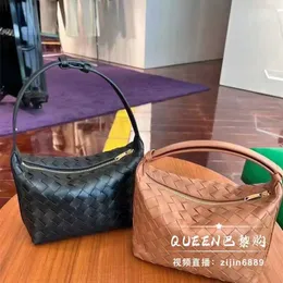 Bag Handbag Bvs Bag Dinner Bag 2023 Tote Woven Knotted Genuine Sheepskin with Logo Cosmetic y New Mini Lunch Box Underarm Handheld Shoulder Vpp5