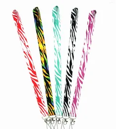 سلاسل المفاتيح 20pcs جميلة نمط zebra سلسلة مفاتيح حبل المعرف بطاقة شارة بطاقة تمريرة الهاتف المحمول سوار مفتاح USB