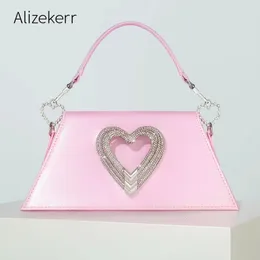 Abendtaschen, herzförmige Satin-Handtasche, modische Boutique, schicke Bling-Kristall-Trapez-Kupplung, Geldbörsen, Hochzeit, Party 231017