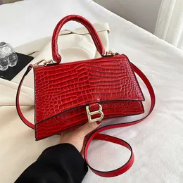 2023 Nytt mode One Shoulder Crossbody Hourglass Women's Bag Enkel handhållen med en västerländsk stil