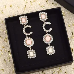 2022 여성 웨딩 보석 선물을위한 다이아몬드와 핑크 크리스탈 구슬이있는 최고 품질의 롱 체인 매력 달화 된 드롭 이어링 박스 263f