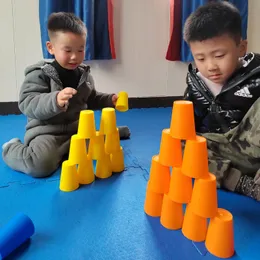 子供向けのその他のおもちゃスタッキングカップゲーム教育モンテッソーリ開発ハンディの調整とバランスチャイルドチャレンジ231017