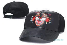 2021 Classic top quality peaked caps snake tiger bee luxurys mens womens designers cat canvas men baseball fashion women6083174