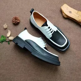 Klänningskor toppkvalitet mode svart med vita män läder fyrkantiga tå formell sko elegant lyxdräkt man casual office loafers