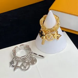 Classici V Lettera Diamanti Fiori intagliati Anelli aperti Coppia di anelli per uomo e donna Designer di marca Fornitura di gioielli di lusso Regali di Natale natalizi con scatola HLR2 --003