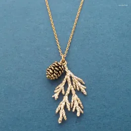 Pendant Necklaces Vintage Ethnic Style Realistic Pine Leaves Cone For Women Gold Color Chain Creative Party Jewelry Girl Gift