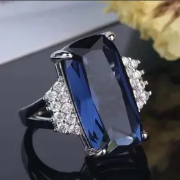 Solitaire Ring Exquisite Silver Color Dark Blue Geometric Rectangle Crystal Zircon Rhinestone Female Ring for Women Party Jewelry 231018