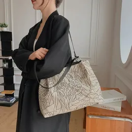 Torby na zakupy żeńskie torba Xiaoxiangfeng Nisza Kobieta duża pojemność Tote Fashion Allmatch Canvas Prosty W36 231018