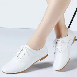 Elbise ayakkabıları sonbahar kadın oxford ayakkabı balerin daireleri ayakkabı kadınlar gerçek deri ayakkabılar mokasenler somunlar beyaz ayakkabılar 231018