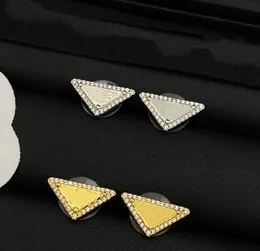 Triangle Alphabet Letter Earrings European and American Fashion Brass أقراط