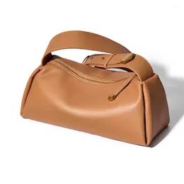 Kvällspåsar mode sadelformad läderkvinna väska kropp axel handväska lyxiga kvinnliga plånböcker sommaren 2023