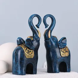 Decorative Figurines Elephant Statue Two Lovely Resin Elephants Doll Good Guy Home Accessories Sculpture Set Love Decoration Gifts