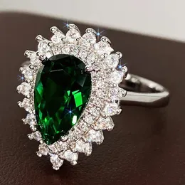 Anello solitario CAOSHI Anelli da dito da donna di lusso per la festa Verde brillante a forma di pera Cristallo Lady Accessori stile vintage Splendido regalo 231018