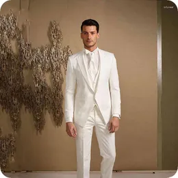 Garnitury męskie włoski biały mężczyzna na wesele oblubieńca Blazer Prom Customed Made Tuxedo Slim Fit Formal Masculino Groom Wear 3pieces