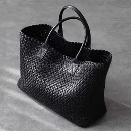 Ręka ramię trzymana tkaninowa wszechstronna torba damska 2024 Wallte One INS Advanced Tekstura Tote Fashion Cross Body