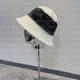 Chapéus de balde de grife de alta qualidade feminino de luxo de lã de lã Cashmer formal taps unissex wide brim hat hat clássico marca de lazer pescador bon barde de outono buckets de inverno tampa