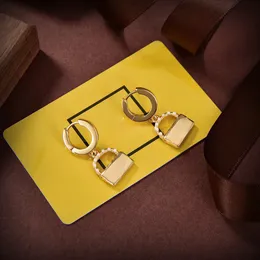 شعار العلامة التجارية شعار القلادة سلسلة Golden Mini Bag Bag Jewelry ليوم عيد الحب مع الصندوق الأصلي