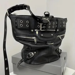 Akşam çantaları yüksek sokak vintage çanta kadınlar perçin büyük kapasite büyük kapasite gündelik crossbody bayanlar moto bisikletçisi siyah messenger çanta 231018