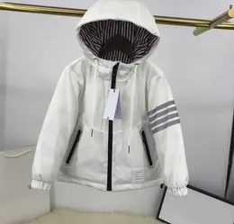 Marka Tasarımcı Çocuklar Down Ceketler Renkli Çizgili Astar Bebek Kış Giyim Boyutu 110-160 cm Zipper Cep Kapüşonlu Dış Giyim