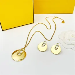 Orecchini di design Collana con ciondolo in oro per uomo Donna Orecchini a cerchio Designer di lusso Set di gioielli Moda con lucchetto a catena Nuovo Neckl3162