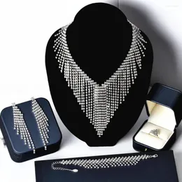 Kolczyki naszyjne Zestaw damskiej drenestone luksusowa gwiazda biżuteria 4-częściowe zestawy prezent