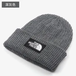 Factory wholesale explosions geometric icon knitted hats cross-border e-commerce trade thick warm wool hats in autumn and winter.