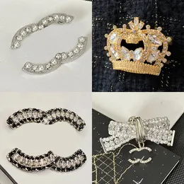 Klassisk designer brosches stift krona form brosch för kvinnor märke klänning pins mode broschs guld pläterad sier mens klädtillbehör
