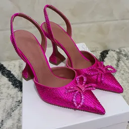 Lyxiga strass bankettskor hög klackade sandal kristall båge designer slingbacks kvinnor klädskor amina muaddi formella skor modeskor c1019