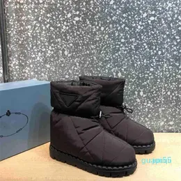 Luxurys Designer Marka Snow Boots Moda Kapiteli Yastıklı Naylon Kayma Boot Down Down Mules Klasik Siyah Turuncu Kış Kış Kırmık Botları Ayakkabı