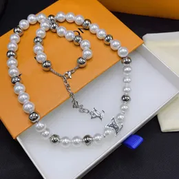 Ekstrawagancki list Sier Wiselant Designer Women Party Wedding Gift Marka Pearl Choker Naszyjnik Bransoletka Podwójny cel Styl 1: 1 Wysokie zmysł biżuterii bez pudełka