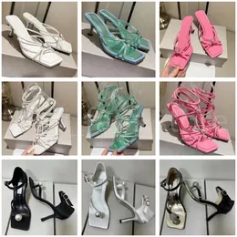 High Heels für Frauen mit herzförmigen Wasserbohrer Modedesigner Sandalen Frauenschuhen Festival Geschenke 23684