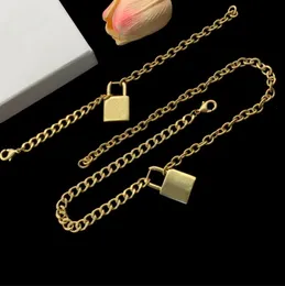 B-Buchstabe-Schlosskopf, abnehmbar, drei-in-eins-Halskette, Armband, Ohrringe, schlicht und modisch, verkupferter Vintage-Gold-Schmuck-Sets BB1001