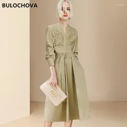 カジュアルドレスBulochova Europe and America Fashion Hollow Out Shird Dress for Light Size Large Elegant Lace-Up Vestidos 2023