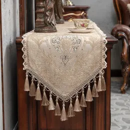 테이블 러너 Chenille Light Luxury European Style Table Runner 고급 Jacquard Tassel Tea Runner Silicone 비 슬립 하단 테이블 러너 231019