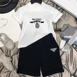 Neue Designer-Kinderkleidungssätze für Kinder, kurzärmeliges T-Shirt + bedruckte Shorts, Anzug, Markenjungenkleidung aus Baumwoll-T-Shirts