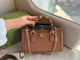 Diana 23ss Bamboo Knot Light Shoulder Fashionable Makeup Handbag Designer Women's Chain Go Shopping Backpack Mobile Bag Wallet